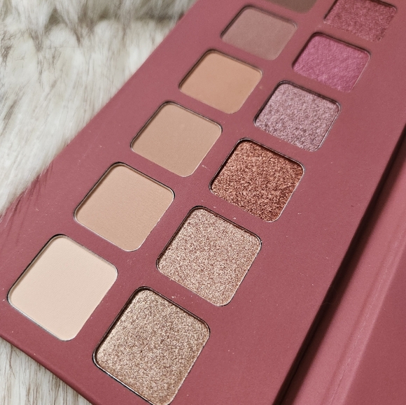 BRAND NEW Illamasqua Unvieled Artistry Eyeshadow Palette - Picture 4 of 5